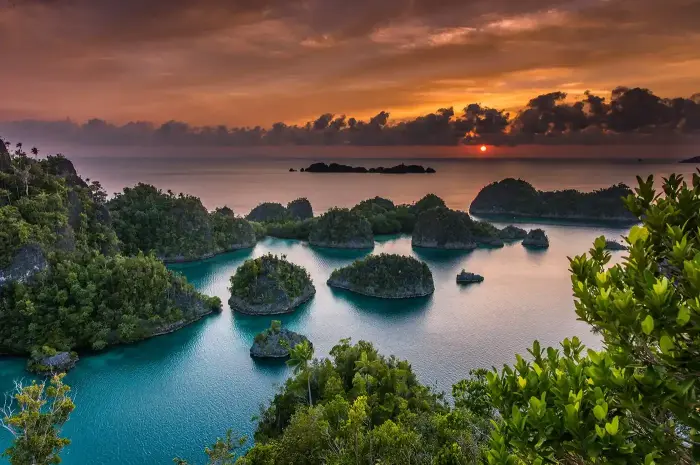 Tourist Attractions in Raja Ampat that Offer Stunning Natural Beauty